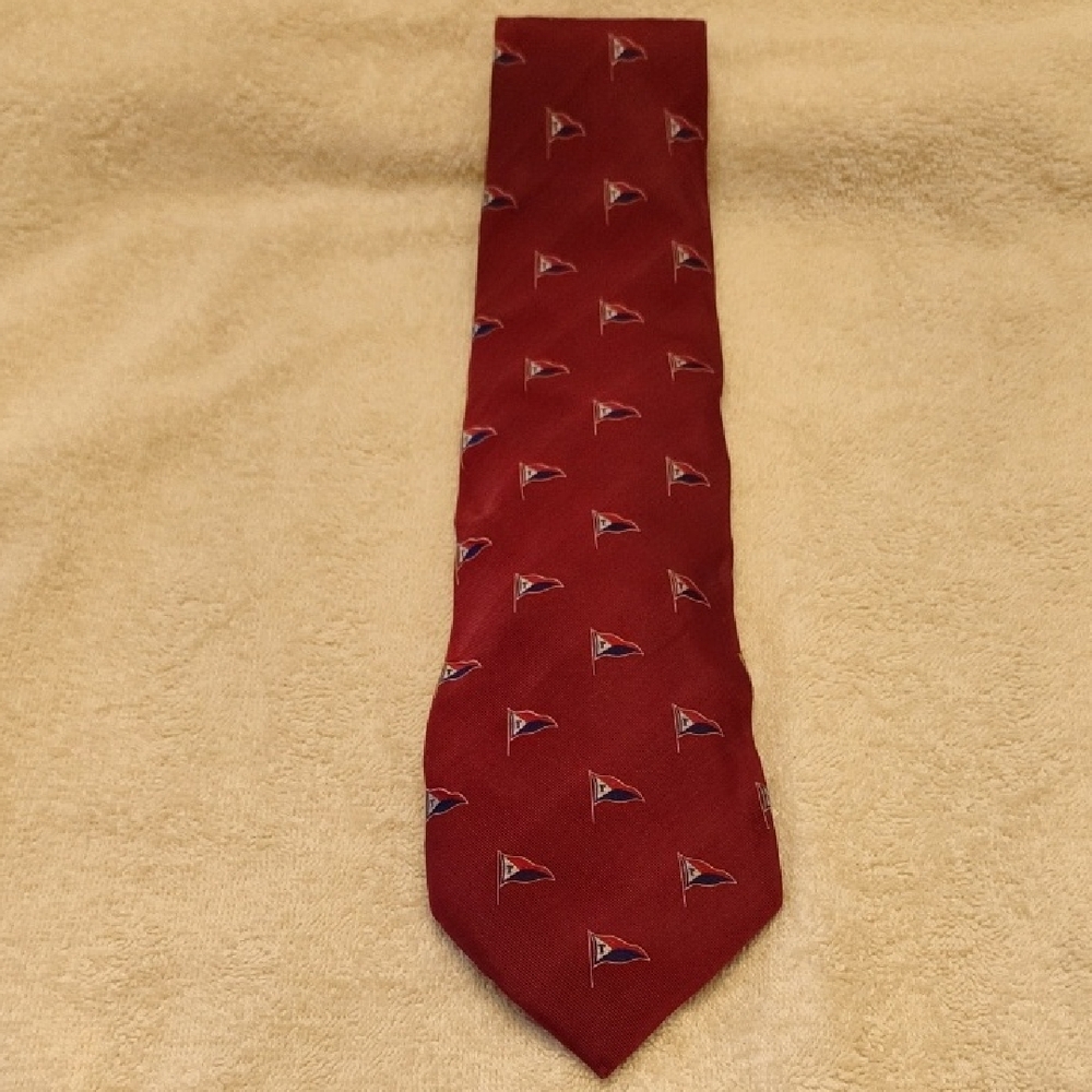 Elegant Red Patterned Men's Tie